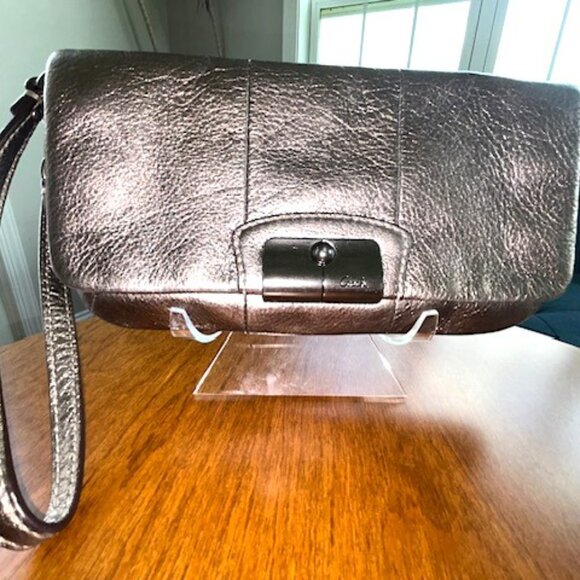 COACH Kristin - Leather Flap Wristlet/ Wallet - BEAUTIFUL BRONZE - Picture 4 of 9